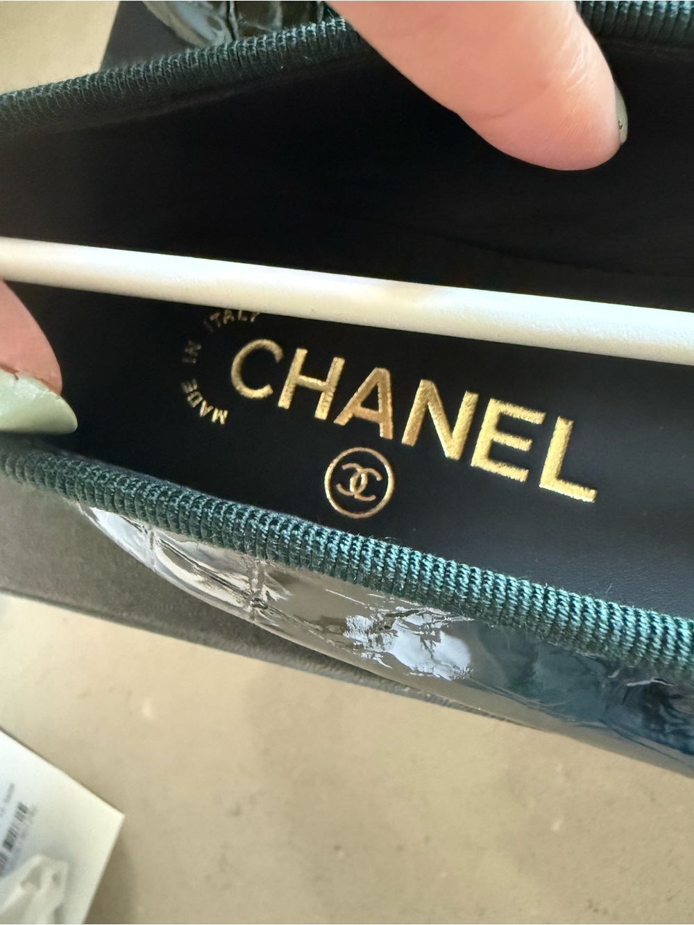 BNWT Chanel 26A Croc Embossed Patent DK Green/Black Ballet Flat Size 37.5 - Picture 8 of 11